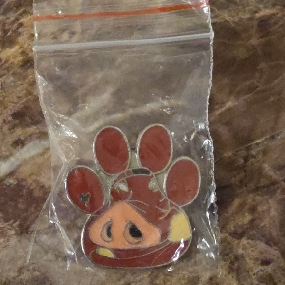 Disney Pin - Hidden Mickey Pumba – 4 of 5 Collector Trading Pin - Picture 3 of 4